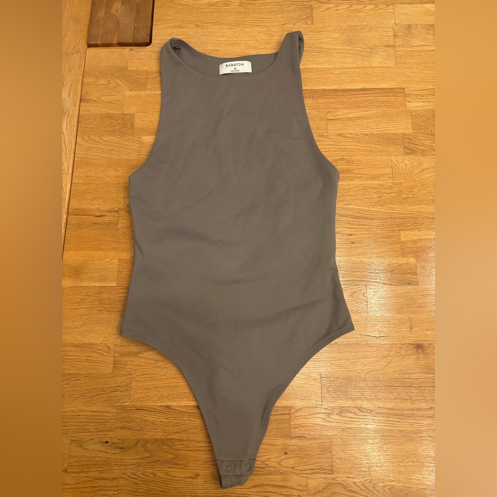 Aritzia Babaton 90’s Contour Bodysuit Gray excellent condition! $48 - Picture 2 of 4